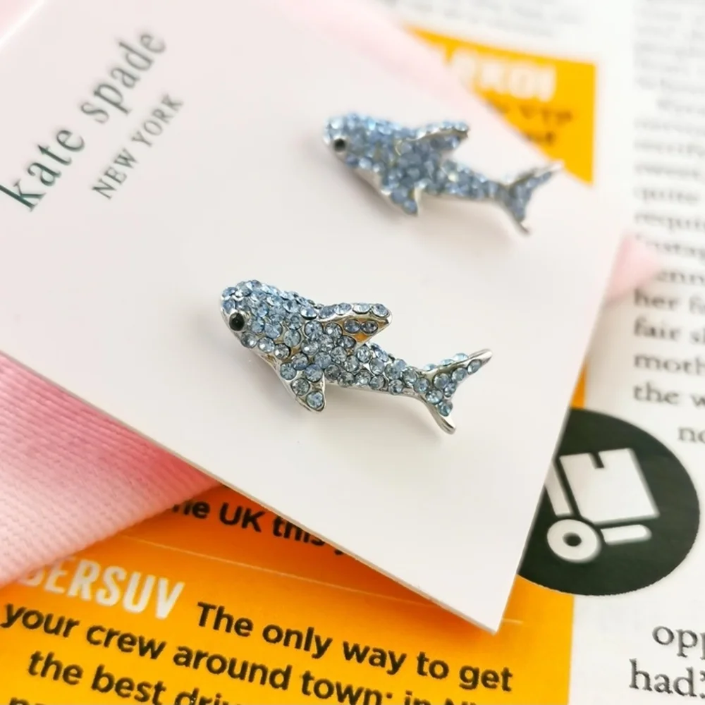 NWT Kate Spade California Dreaming Silver Pave Shark Earrings New With Dustbag - Picture 2 of 3